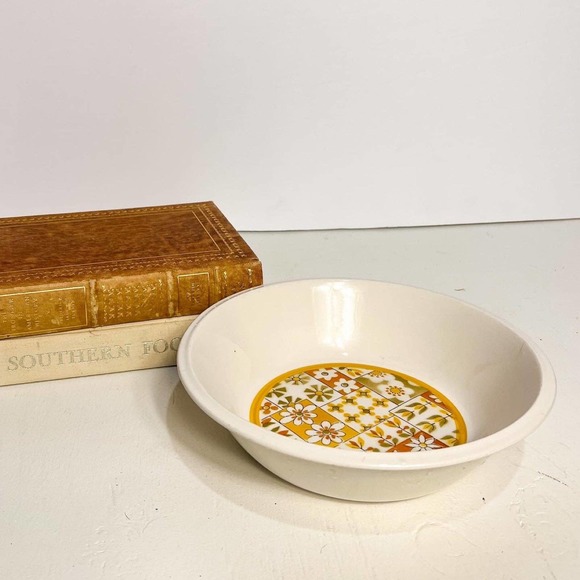 Mikasa Vegetable Bowl - Picture 2 of 3